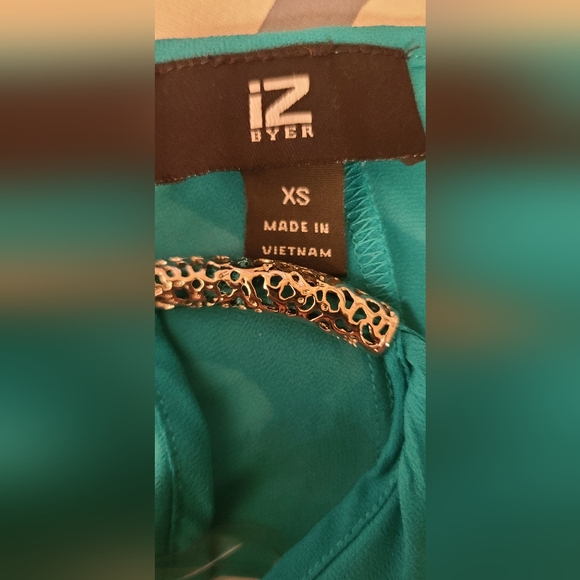 IZ Buyer blouse - Picture 5 of 5
